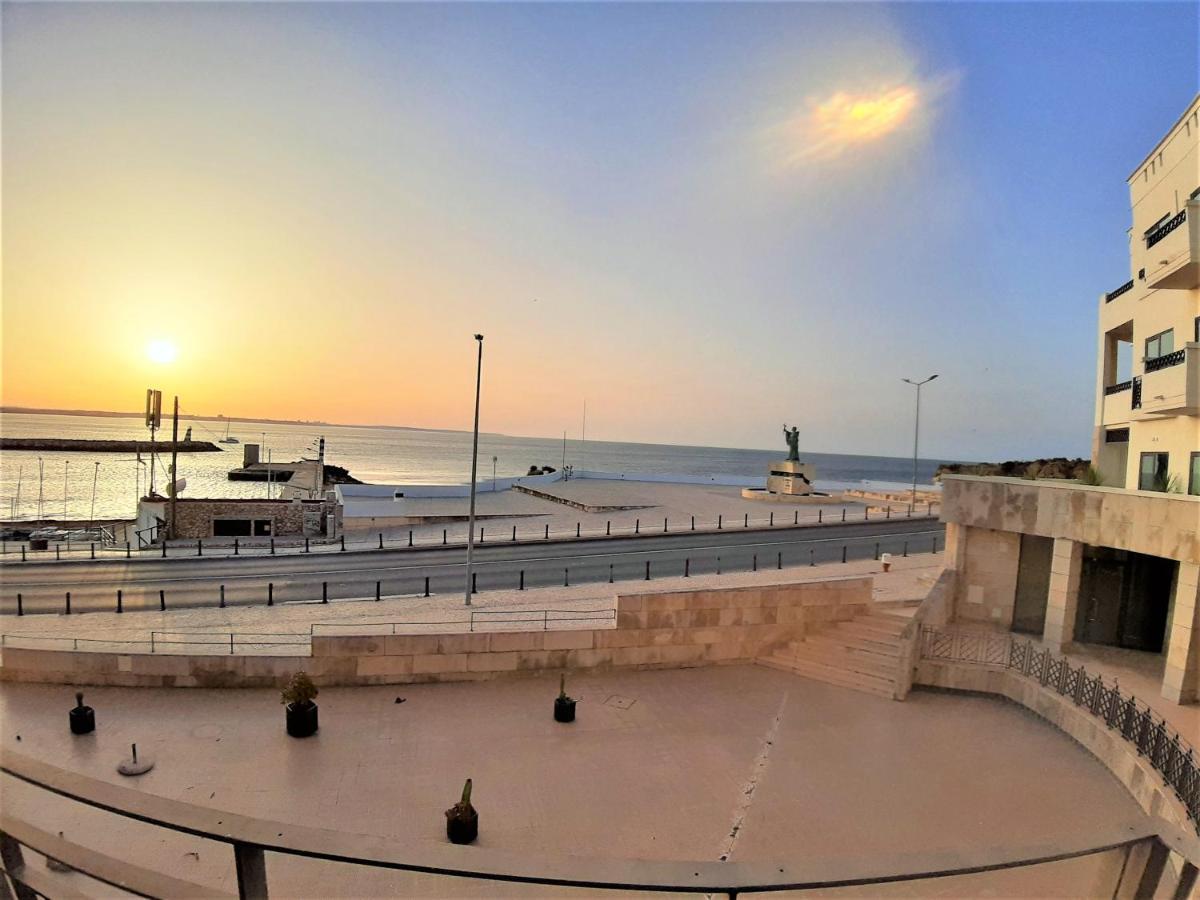 Potato Beach Apartment At Beach Front & Sea View Lagos Exterior foto