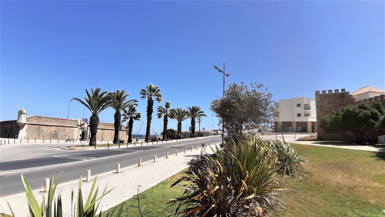 Potato Beach Apartment At Beach Front & Sea View Lagos Exterior foto